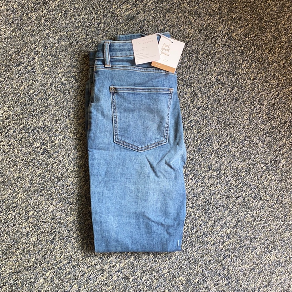 Light wash skinny jeans